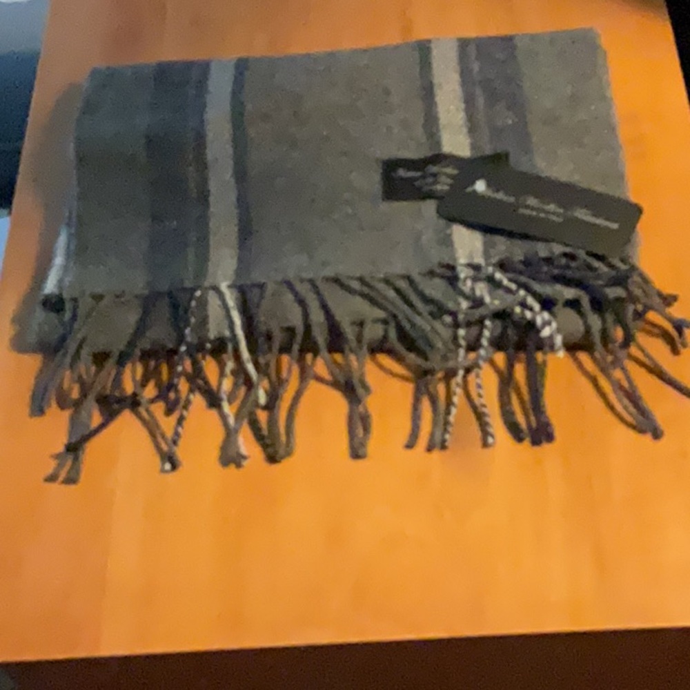 NWT Wool scarf